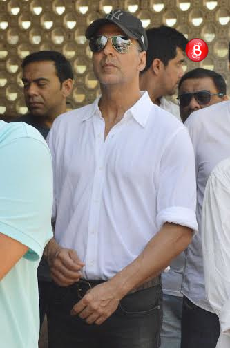 Akshay Kumar, Abhishek Bachchan and B-Town celebs at Vikas Mohan's funeral
