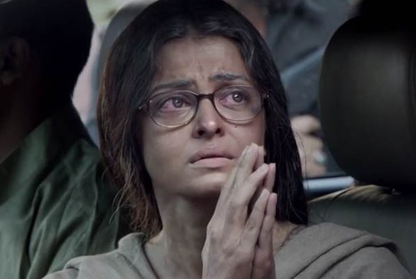 Aishwarya Rai in specs