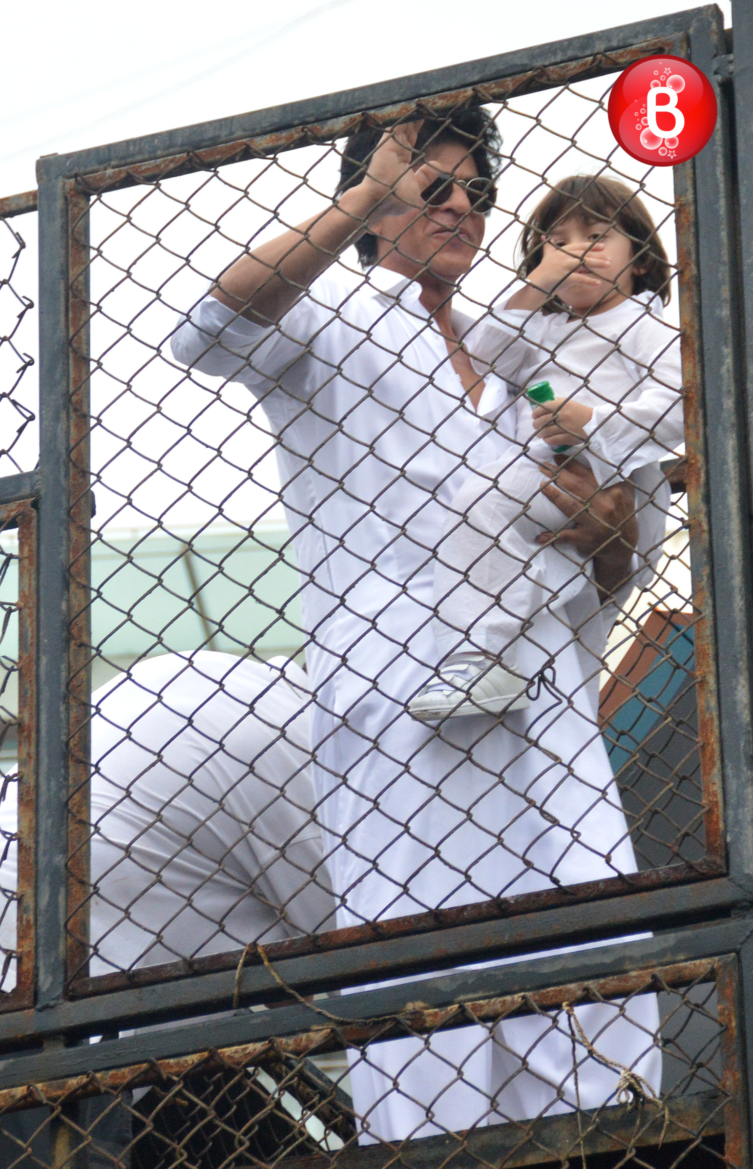 Shah Rukh Khan and AbRam greet fans on Eid