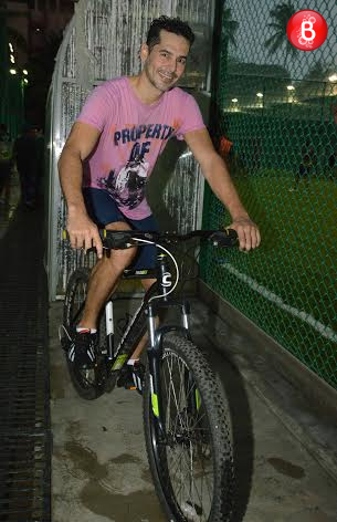 Ranbir Kapoor, Dino Morea and Bunty Walia playing football