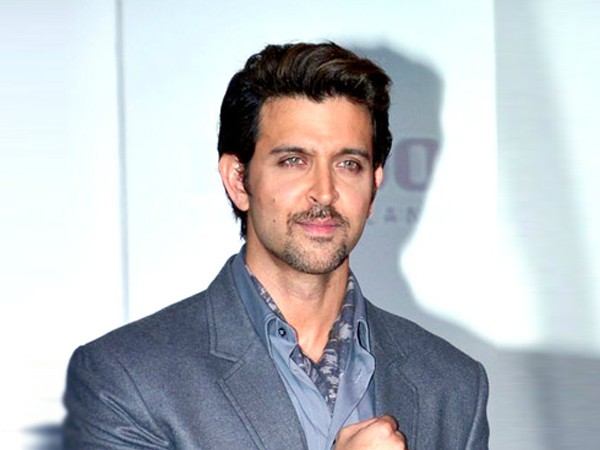 Hrithik Roshan Receives A Thumbs Up For His Iifa Performance Bollywood Bubble 6724