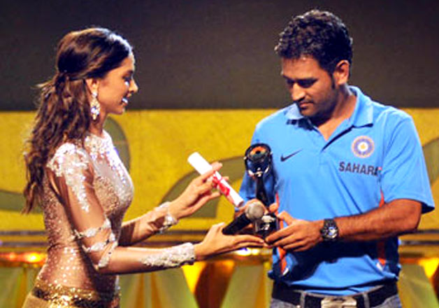 MS Dhoni with Deepika Padukone