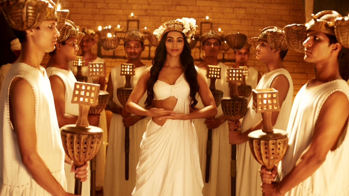 Pooja Hegde in Tu Hai song