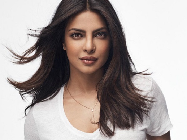 Can you guess the price of Priyanka Chopra's bag? - Times of India