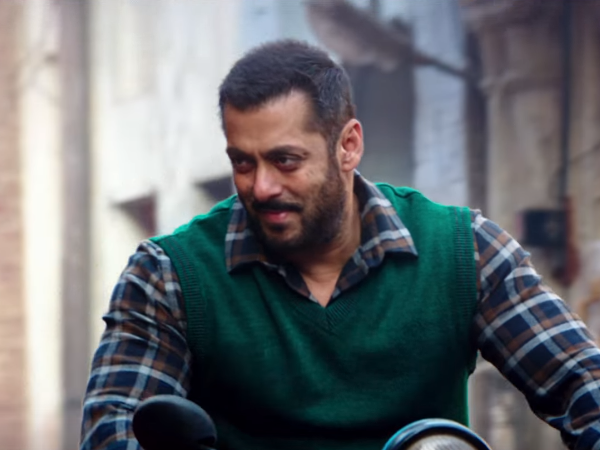 Salman Khan in Tuk Tuk