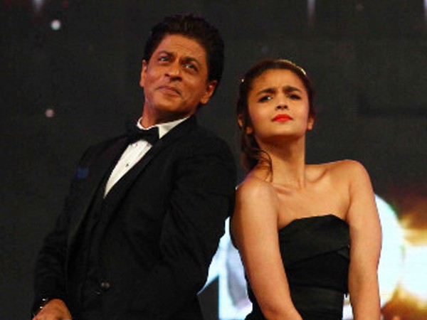 First look: Shah Rukh Khan and Alia Bhatt in 'Dear Zindagi'