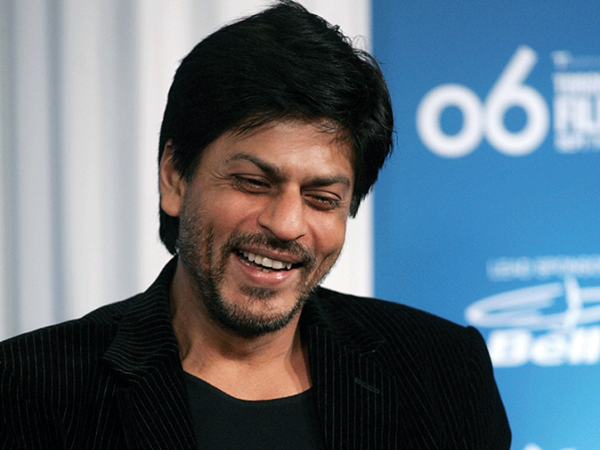 Shah Rukh Khan takes business lessons from Steve Jobs's biography