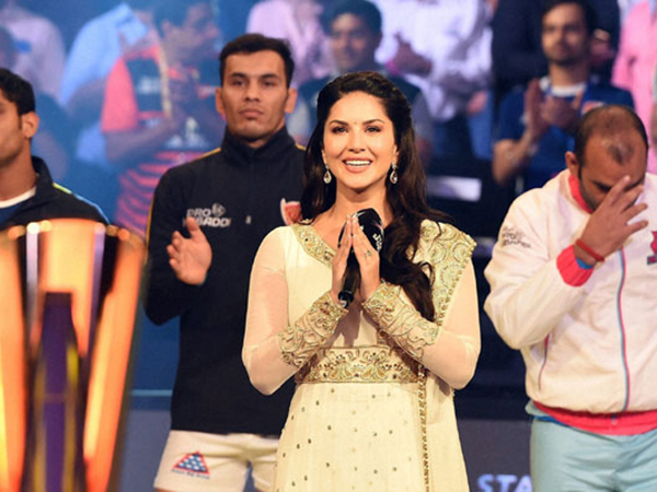 Sunny Leone faces legal trouble after singing national anthem