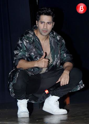 Varun Dhawan and Raftaar promote 'Dishoom' at Mithibai College