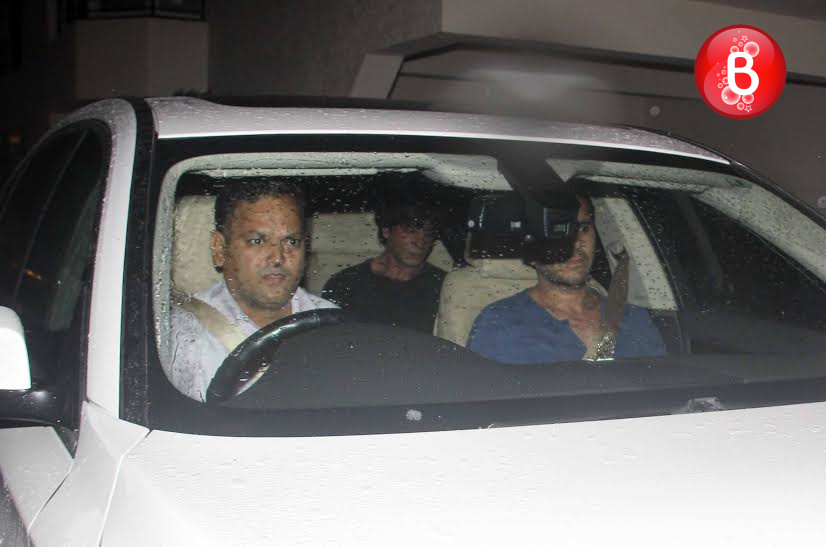 Shah Rukh Khan and Ritesh Sidhwani snapped leaving Rakesh Roshan's house