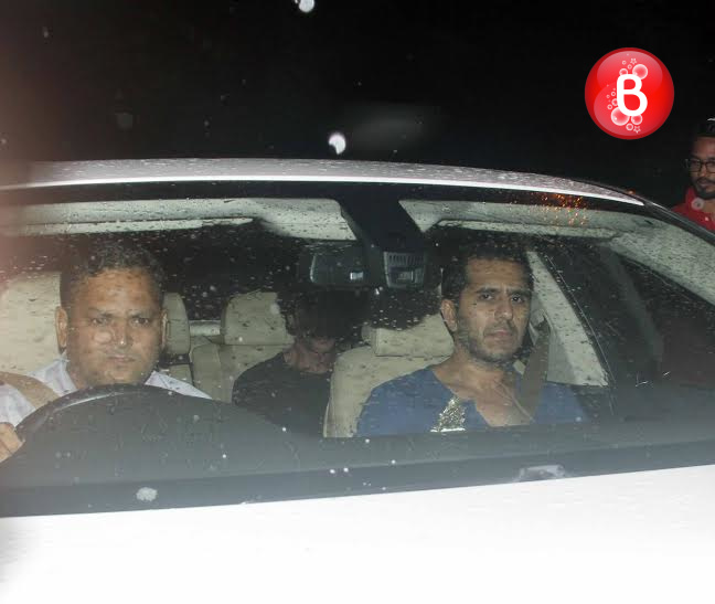 Shah Rukh Khan and Ritesh Sidhwani snapped leaving Rakesh Roshan's house