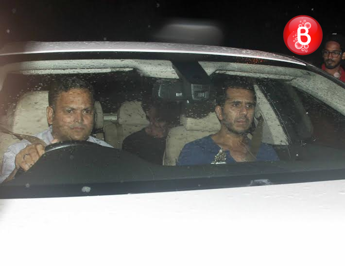 Shah Rukh Khan and Ritesh Sidhwani snapped leaving Rakesh Roshan's house