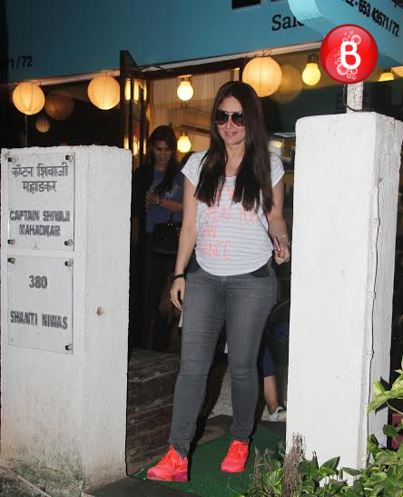 Kareena Kapoor Khan snapped with a baby bump