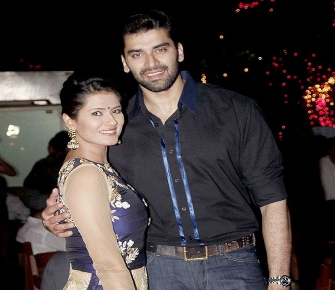 Meet Nikitin Dheer's beautiful wife Kratika Sengar