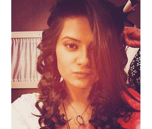 Meet Nikitin Dheer's beautiful wife Kratika Sengar