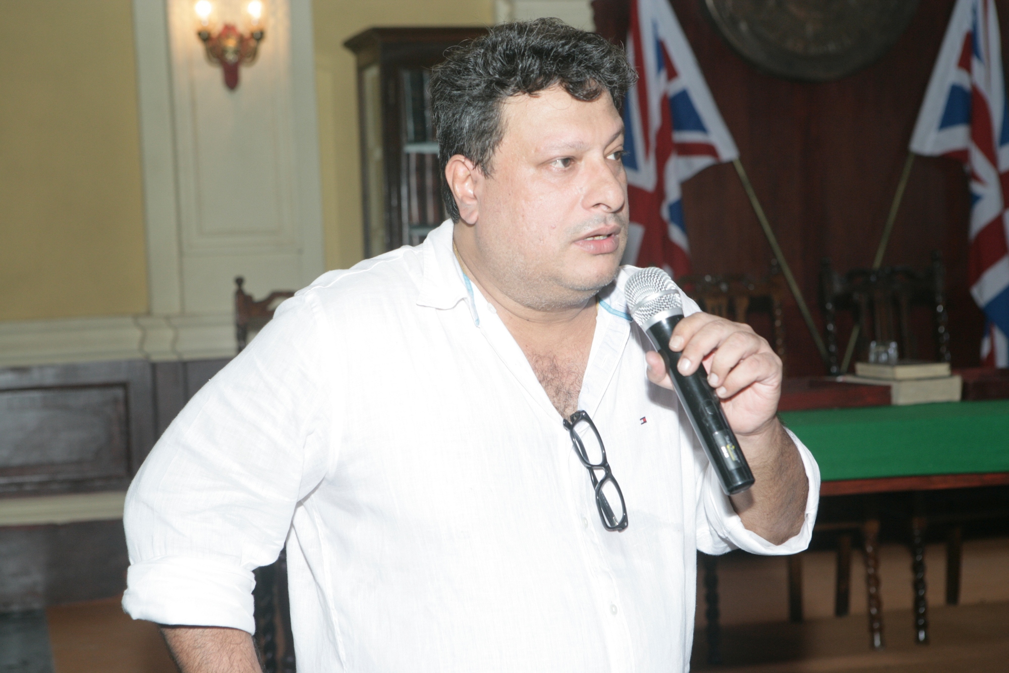 Tigmanshu Dhulia on sets of 'Raag Desh'