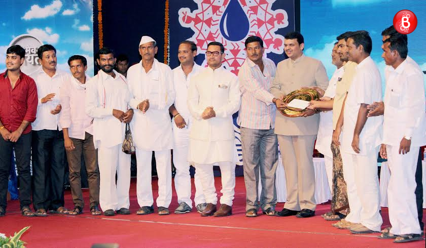 Aamir Khan with villagers