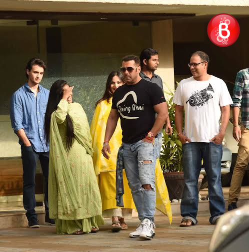 Salman Khan celebrates Raksha Bandhan with family and ladylove Iulia Vantur