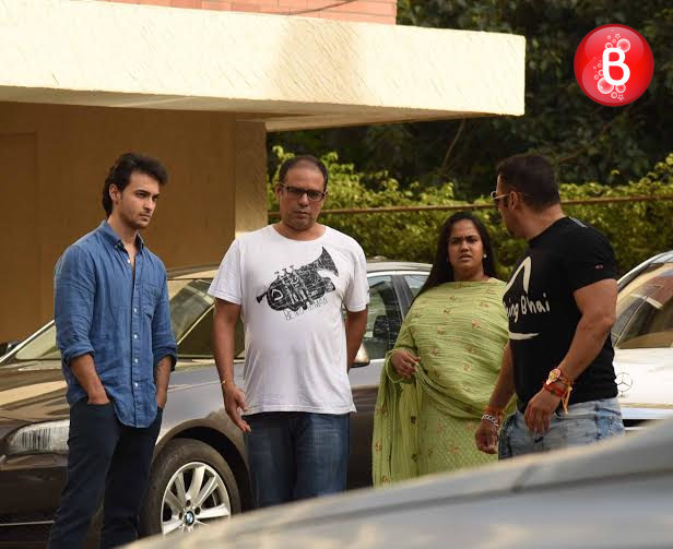 Salman Khan celebrates Raksha Bandhan with family and ladylove Iulia Vantur