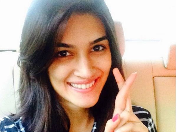 Kriti Sanon's post haircut selfies are the cutest things you will see today  - Bollywood Bubble