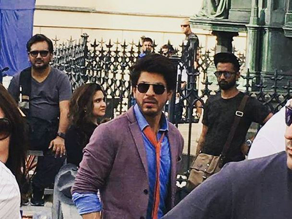 Shah Rukh Khan shares a picture from the sets of ‘The Ring’ with an interesting quote