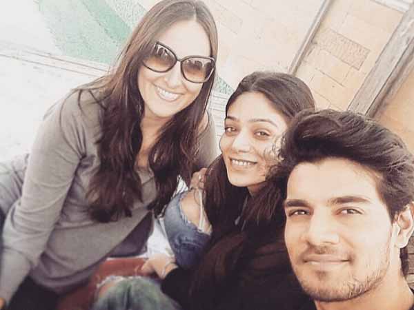 Sooraj-Pancholi-with-sister-sana