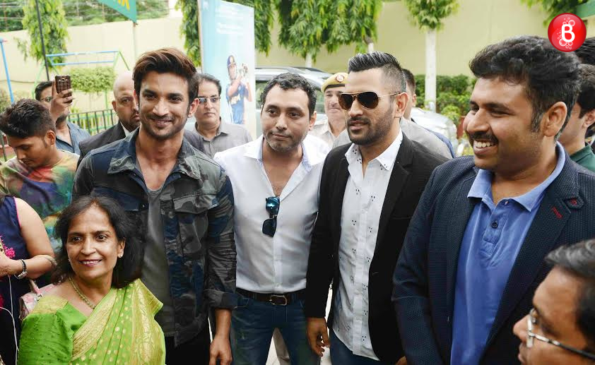 Sushant Singh Rajput, director Neeraj Pandey, Mahendra Singh Dhoni & co-producer Arun Pandey