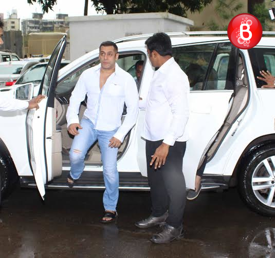 Salman Khan attends Rajjat Barjatya's prayer meet