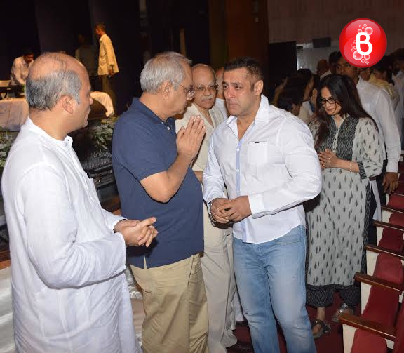 Salman Khan attends Rajjat Barjatya's prayer meet