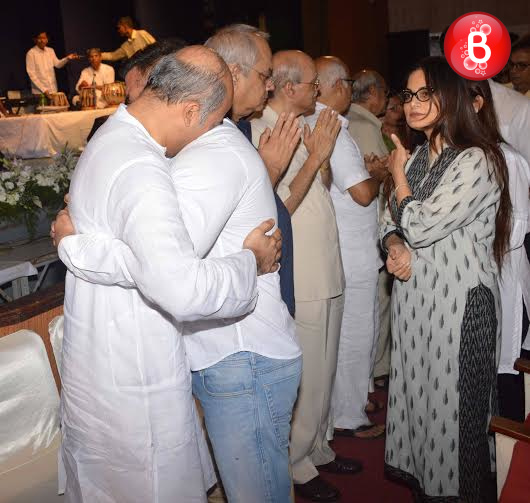 Salman Khan attends Rajjat Barjatya's prayer meet