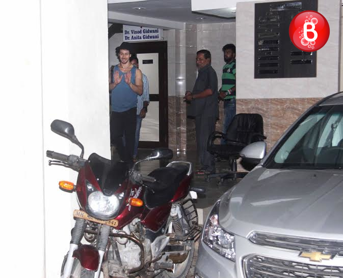 Tiger Shroff spotted outside Disha Patani’s residence