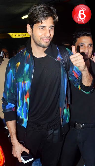 Sidharth Malhotra is snapped at Mumbai airport