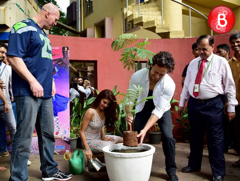 Tiger Shroff, Nathan Jones and Jacqueline Fernandez at promotions of 'A Flying Jatt'