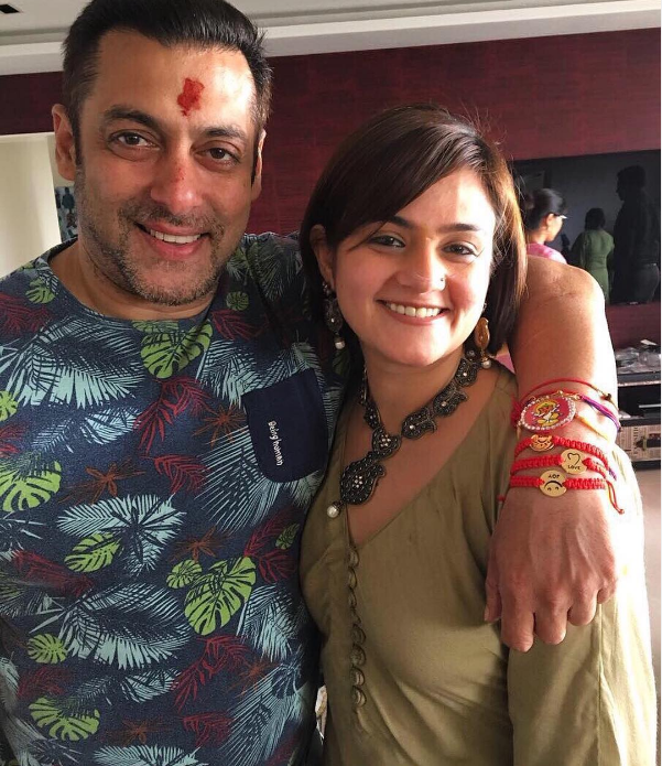 Salman Khan celebrates Raksha Bandhan with family and ladylove Iulia Vantur