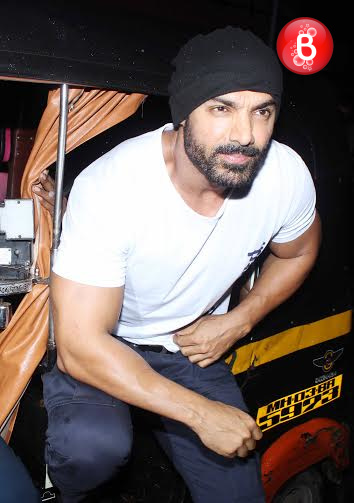 John Abraham takes a auto ride to Gaiety Galaxy theatre