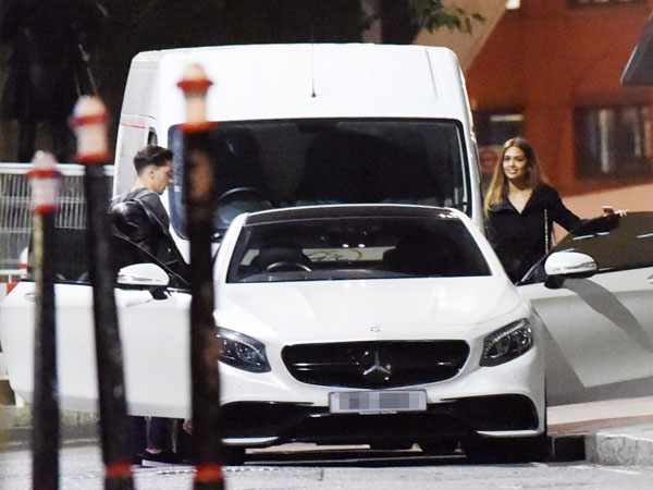 Esha Gupta and Hector Bellerin