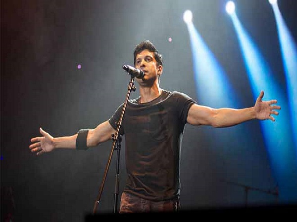 Farhan Akhtar is all set to rock our hearts with his voice at EVC music festival
