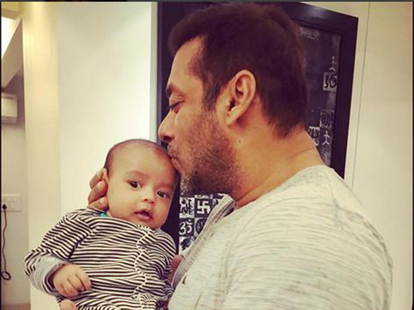PIC: Nephew Ahil captured in a sweet moment on the sets of Salman Khan's 'Tubelight'