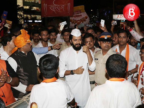 Riteish Deshmukh visits Siddhivinayak Temple for Ganpati Darshan