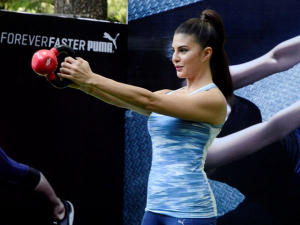 Jacqueline Fernandez workout video