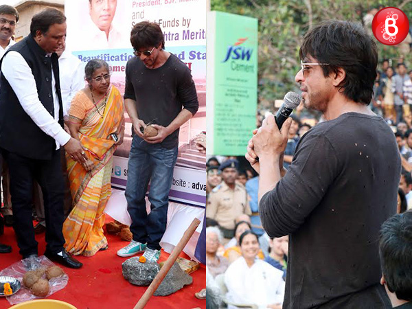 Shah Rukh Khan attends the Bhumi poojan for beautification of Bandstand promenade