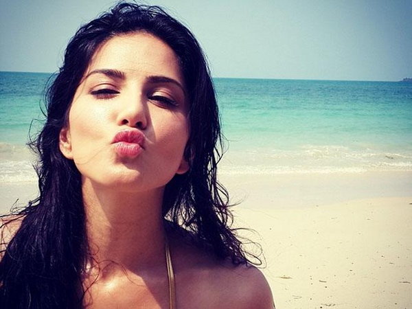 Sunny Leone painting