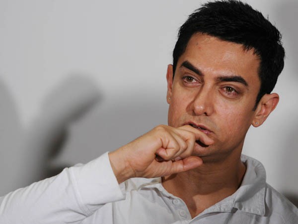 Aamir Khan walks away when asked about 'Ae Dil Hai Mushkil' controversy