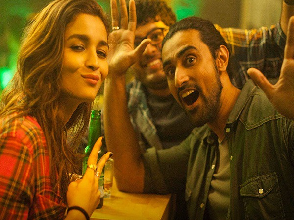 Alia Bhatt and Kunal Kapoor in Dear Zindagi