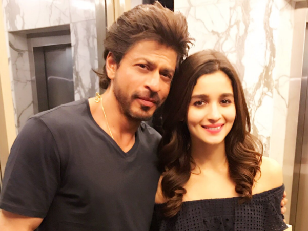 Dearzindagi Celebs Pour Love And Praises For Shah Rukh Khan And Alia Bhatt Bollywood Bubble 9801