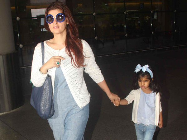 Twinkle Khanna Sets Up An Organic Garden And Look Who Helps Her Out   Twinkle Khanna With Daughter Nitara 