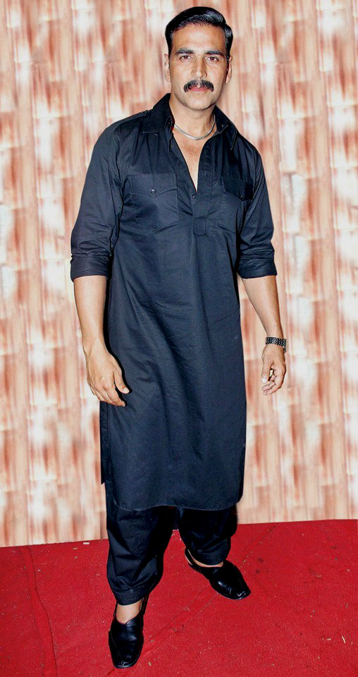 Varun dhawan discount in pathani suit