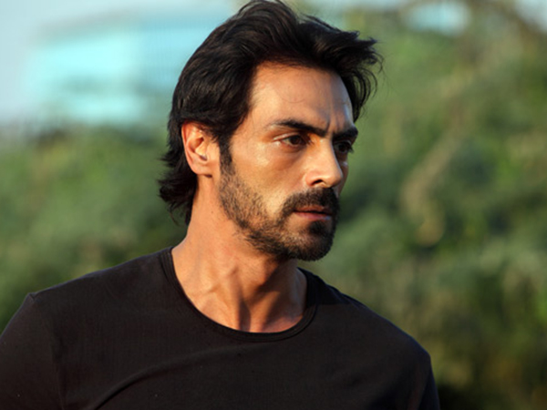 Arjun Rampal suffers an eye injury