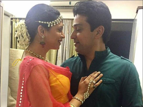 Kavita Kaushik and Ronnit Biswas