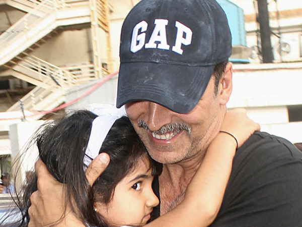 Akshay Kumar with daughter Nitara